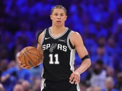 Julian Champagnie de los Spurs sobre la viral pausa para ir al baño de Carter Bryant a mitad del juego: ‘Deberíamos dejar de grabar a la gente en el baño’