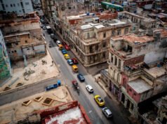 La Habana presume sus dos primeras casas modulares mientras la capital cubana se desintegra