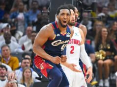 Los Cavaliers ganan el tercer juego en casa, venciendo a los Pistons 116-109 con Donovan Mitchell anotando 35 puntos.