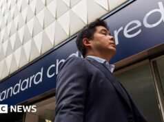 Standard Chartered eliminará miles de puestos a medida que aumente el uso de la IA
