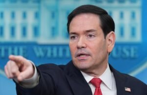 Marco Rubio tiene la oportunidad de negociar la paz tras el violento enfrentamiento entre Trump y el Papa León