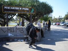 La última redada en MacArthur Park muestra el fracaso de una organización sin fines de lucro para personas sin hogar