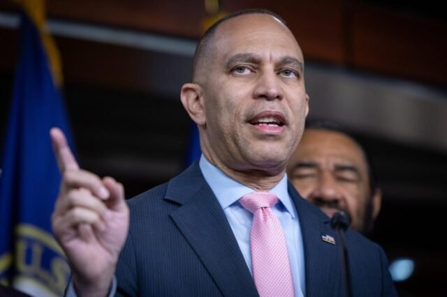 d-ny-speaks-press-conference-126651514_ce9a96-e1778539776845.jpg