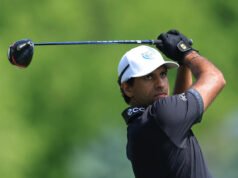 Campeonato de la PGA: Aaron “Two Gloves” Rai ganó su primer major en Aronimink, pero ¿por qué lleva dos guantes?