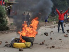 Los operadores de transporte público de Kenia suspenden la huelga después de que el presidente se comprometiera a reducir los precios del combustible