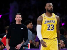 El entrenador de los Lakers, JJ Redick, dice que LeBron James recibe “el peor silbato de cualquier jugador estrella” después de que los jugadores chocan con los árbitros