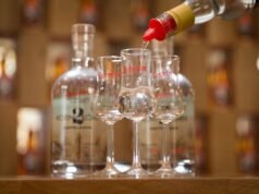 La policía arresta a un hombre que irrumpió en un bar alemán para beber solo