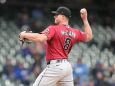 El receptor de los D-Backs, James McCann, empata el récord de la MLB de más juegos lanzados por un jugador de posición antes de mayo