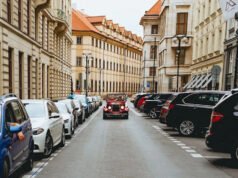 El error de estacionamiento que cometen los turistas en las antiguas ciudades europeas rápidamente se vuelve costoso