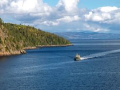 El único fiordo navegable de Norteamérica es una belleza canadiense a pocas horas de Quebec