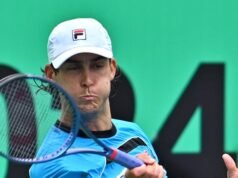 Tristan Boyer ataca la silla del árbitro en un explosivo desplome contra su retador