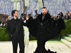 Se informa que Sam Smith está comprometido con el diseñador Christian Cowan