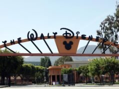 El comisionado de la FCC se une a la lucha de Disney por la libertad de expresión
