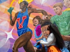 La medallista olímpica Brittany Brown, que alguna vez fue una niña “enferma”, ahora tiene un mural